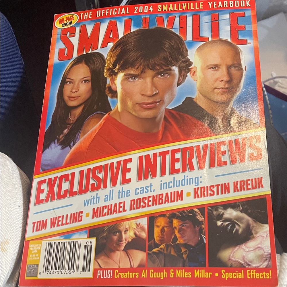 Titan Magazine Smallville 100-Page Special The Official 2004 Yearbook -Red Cover